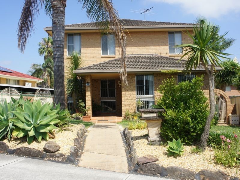 11 Bicane Close, Edensor Park NSW 2176
