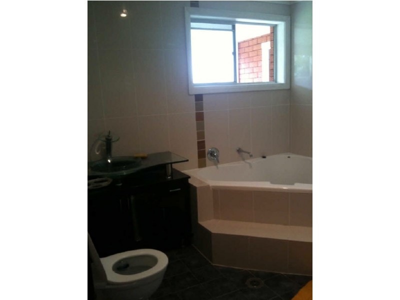 Fairfield West NSW 2165