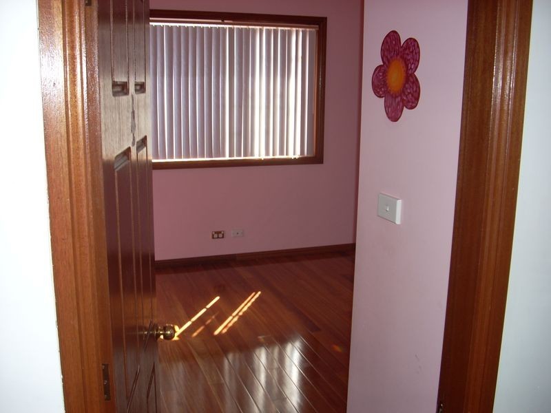 Edensor Park NSW 2176