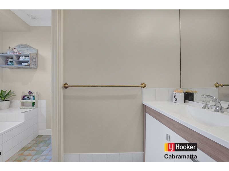 109 Melbourne Road, St Johns Park NSW 2176