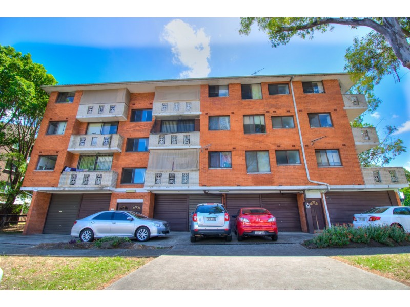 6/32 Remembrance Avenue, Warwick Farm NSW 2170