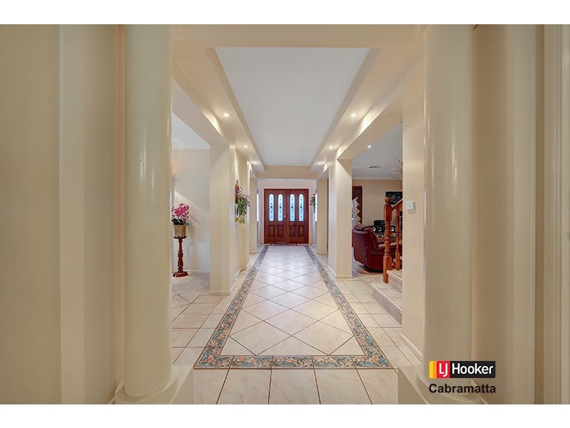 34 Buranda Crescent, St Johns Park NSW 2176