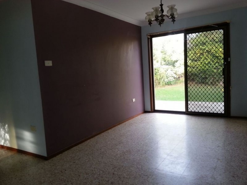 11 Malvern Close, St Johns Park NSW 2176