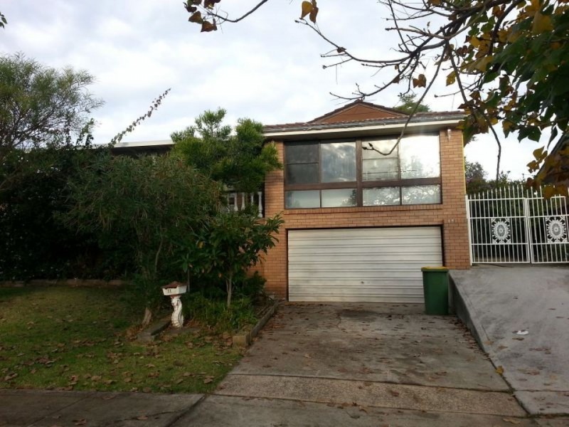 11 Malvern Close, St Johns Park NSW 2176