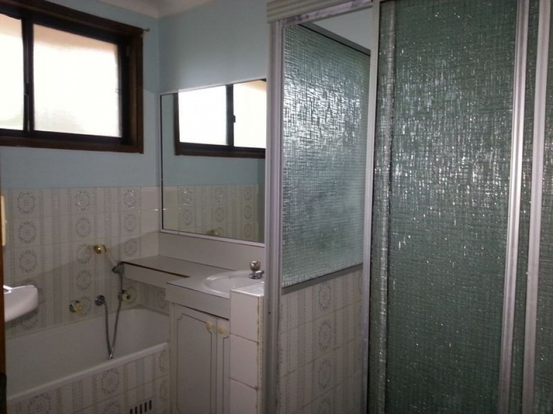 11 Malvern Close, St Johns Park NSW 2176