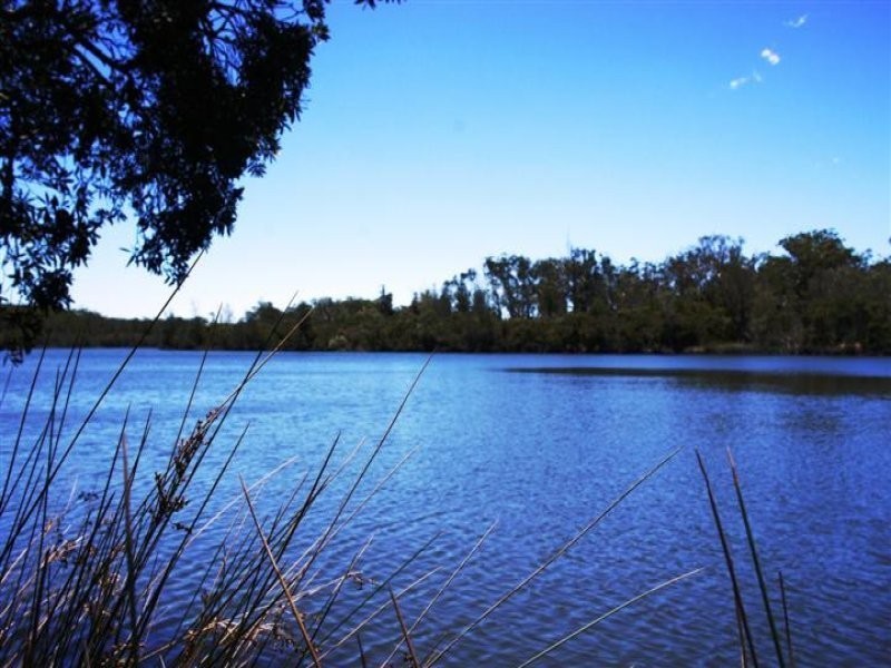 555 Follies Road, Old Bar NSW 2430