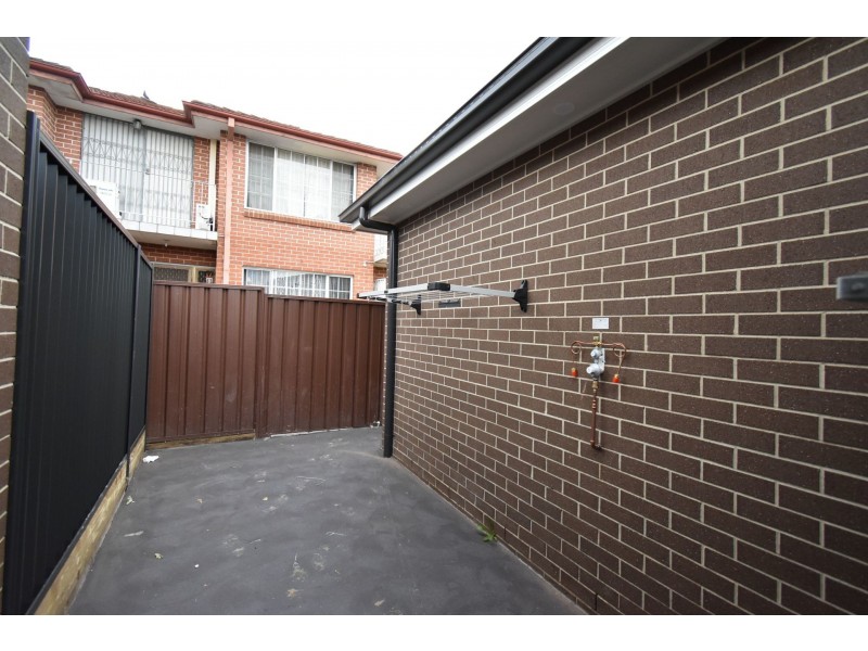 2/7 Huber Street, Cabramatta NSW 2166
