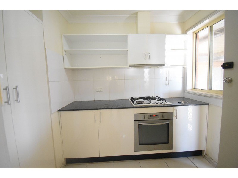 6 Selwyn Place, Fairfield West NSW 2165