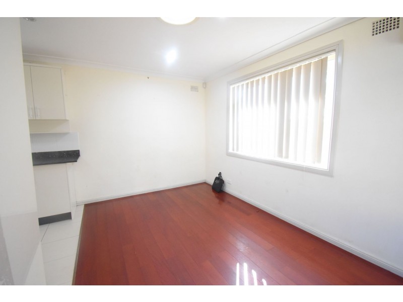 6 Selwyn Place, Fairfield West NSW 2165