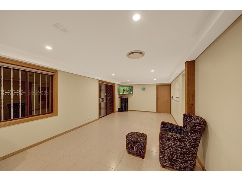 10 Lansbury Street, Edensor Park NSW 2176