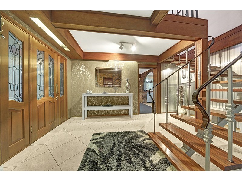 60 Gal Crescent, Moorebank NSW 2170