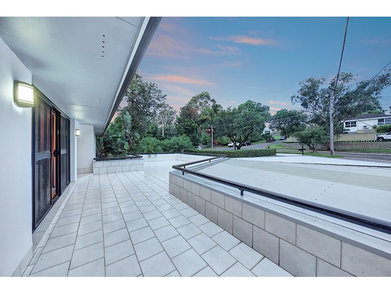 60 Gal Crescent, Moorebank NSW 2170