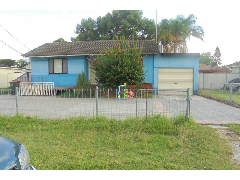 10 Barlow Crescent, Canley Heights NSW 2166