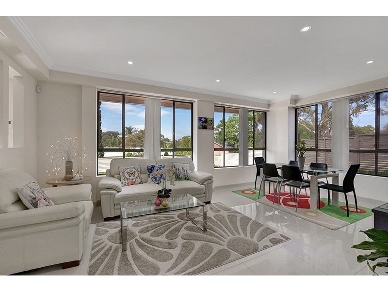 33 Fluorite Place, Eagle Vale NSW 2558