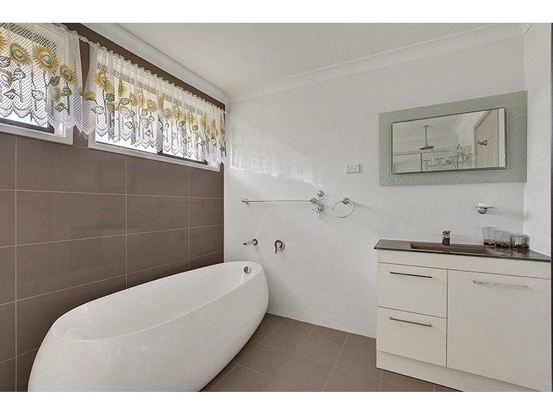 33 Fluorite Place, Eagle Vale NSW 2558