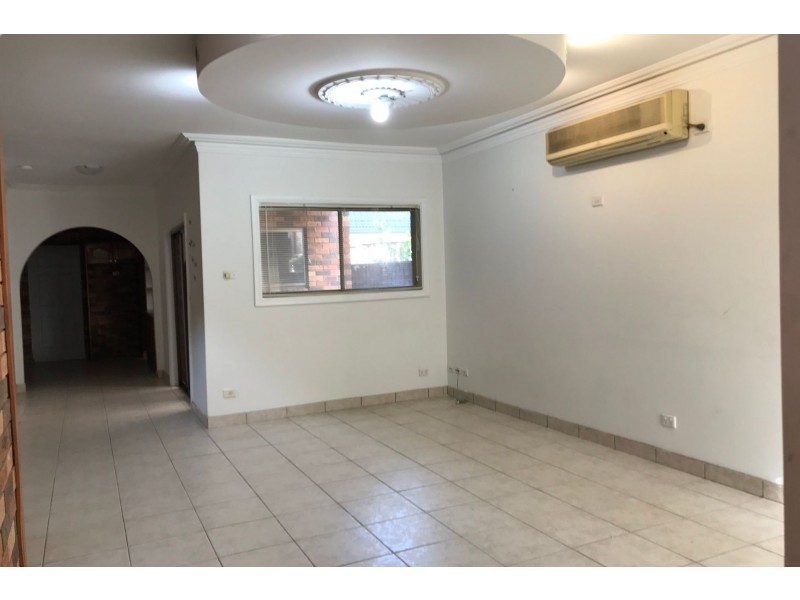 1/73 The Avenue, Canley Vale NSW 2166