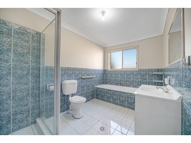 8/87 Allambie Road, Edensor Park NSW 2176