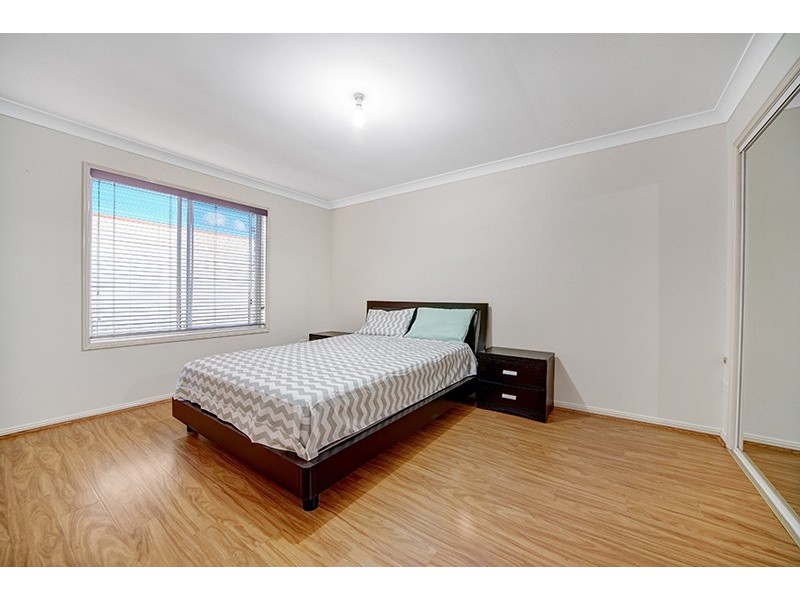 8/87 Allambie Road, Edensor Park NSW 2176