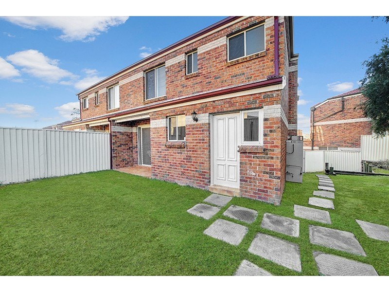 8/87 Allambie Road, Edensor Park NSW 2176