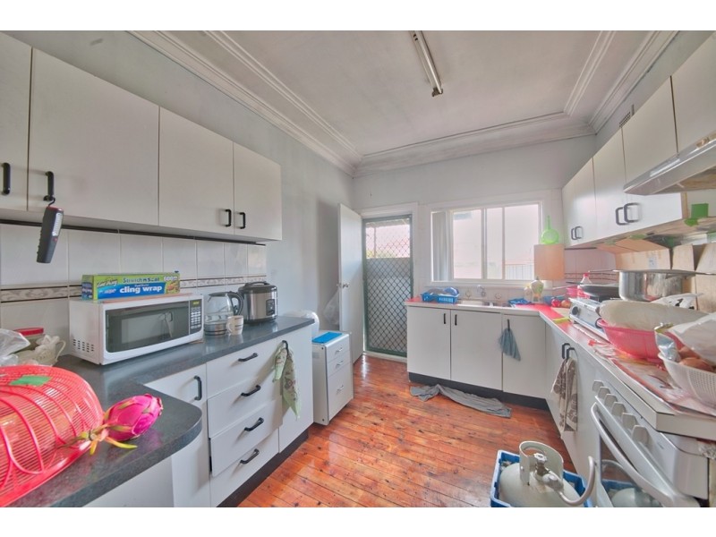 8 West Street, Canley Vale NSW 2166