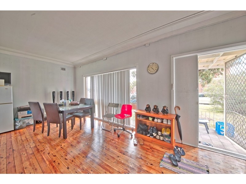 8 West Street, Canley Vale NSW 2166