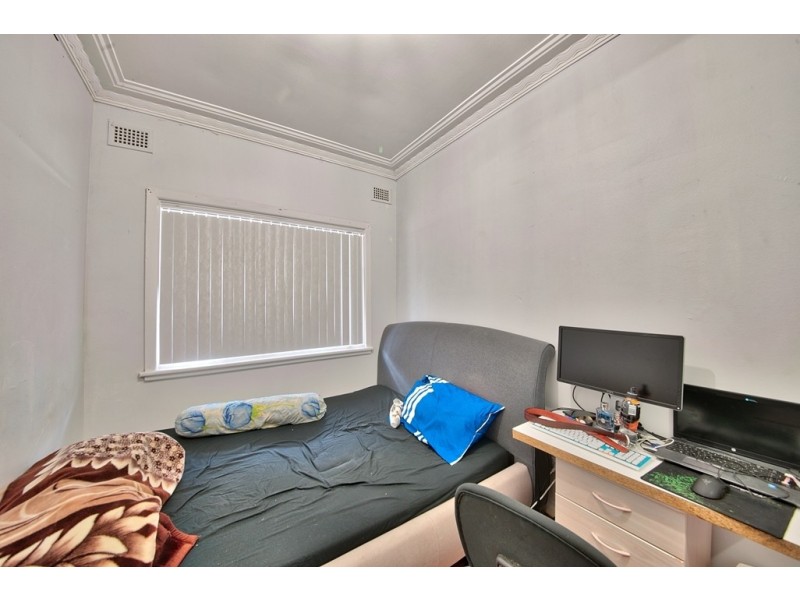 8 West Street, Canley Vale NSW 2166