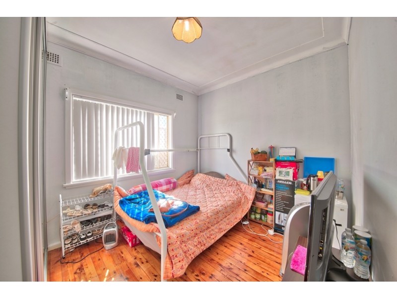 8 West Street, Canley Vale NSW 2166