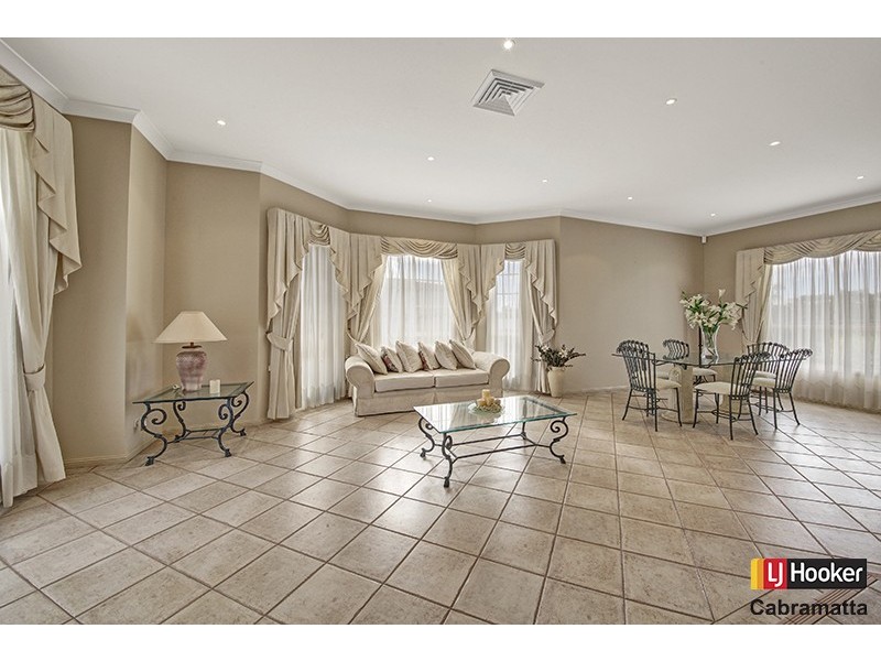 14 Bribie Close, Green Valley NSW 2168