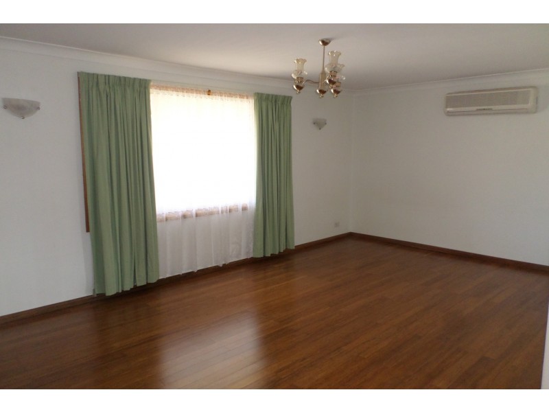 5 Berry Street, Prairiewood NSW 2176