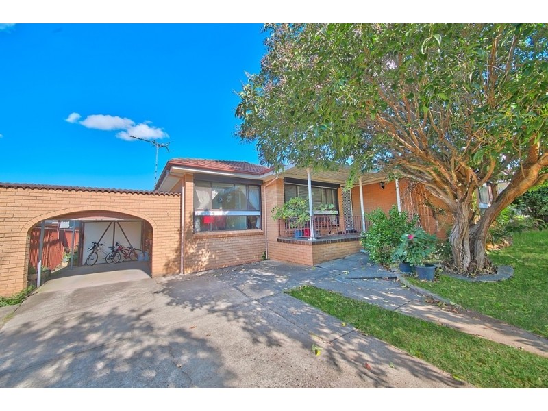 10 Wheatley Street, St Johns Park NSW 2176