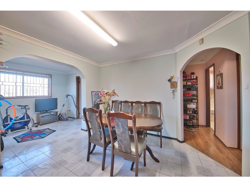 10 Wheatley Street, St Johns Park NSW 2176