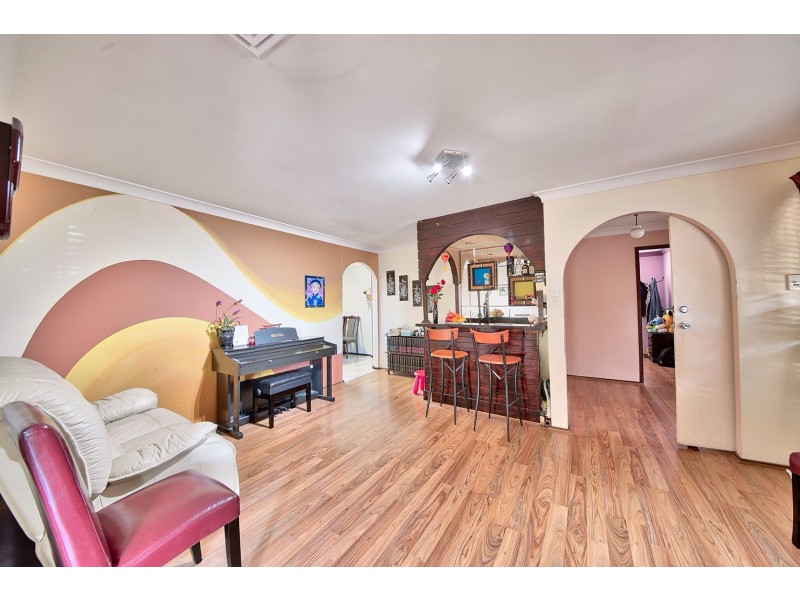 10 Wheatley Street, St Johns Park NSW 2176