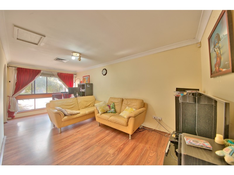 10 Wheatley Street, St Johns Park NSW 2176
