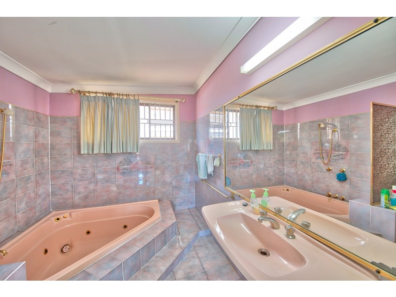 10 Wheatley Street, St Johns Park NSW 2176