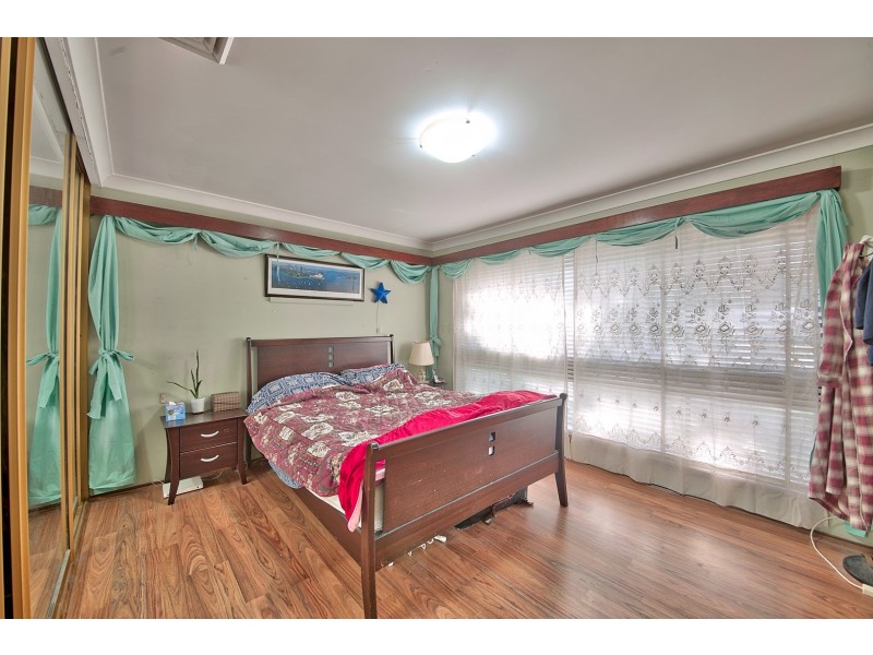 10 Wheatley Street, St Johns Park NSW 2176