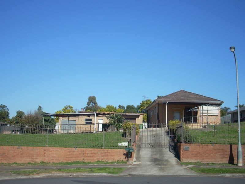 Edensor Park NSW 2176