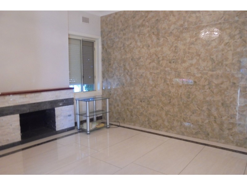 106 King Road, Fairfield West NSW 2165