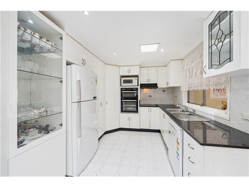 11 Aberdeen Street, Bossley Park NSW 2176