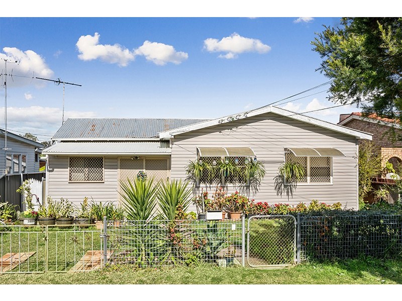 5 Parker Street, Fairfield NSW 2165