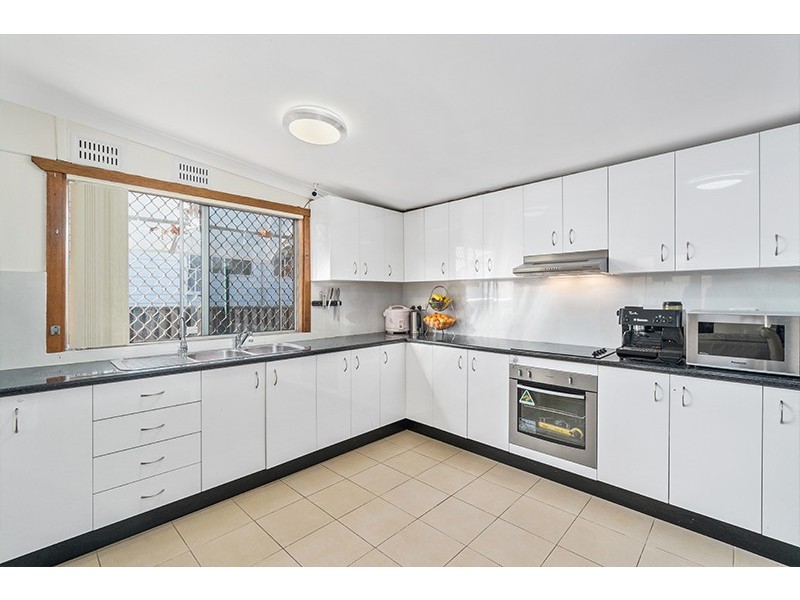 5 Parker Street, Fairfield NSW 2165