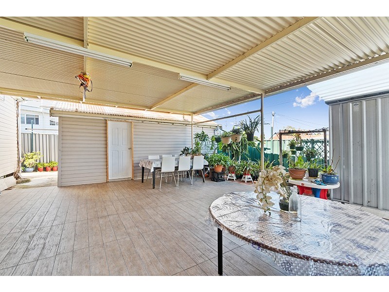 5 Parker Street, Fairfield NSW 2165