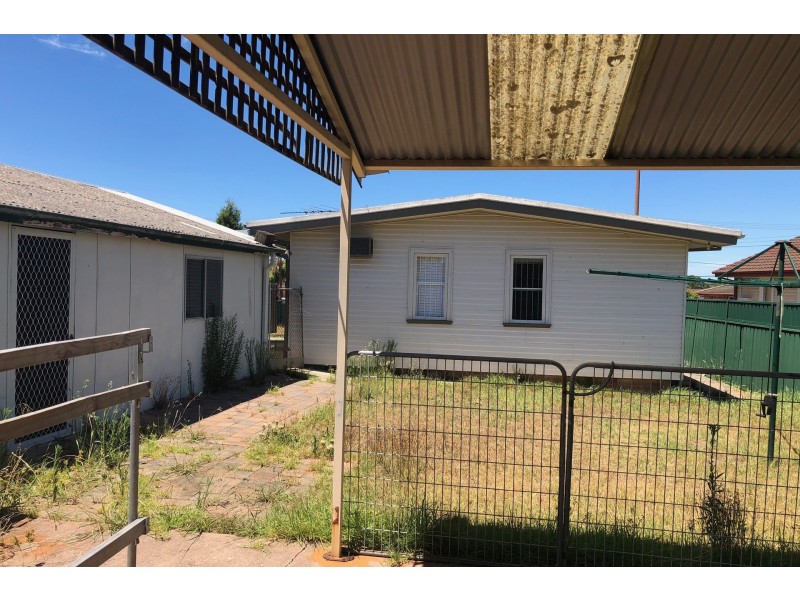 7 Bungulla Street, Sadleir NSW 2168