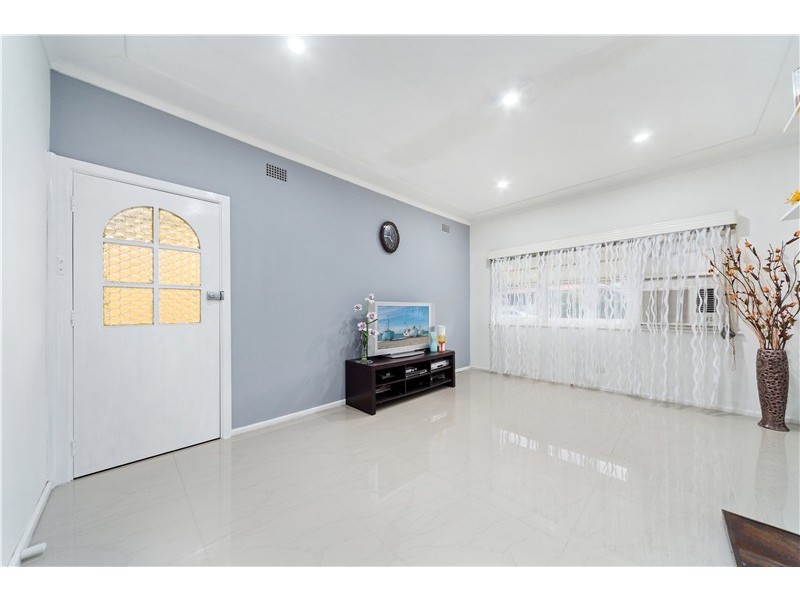 24 Theresa Street, Smithfield NSW 2164