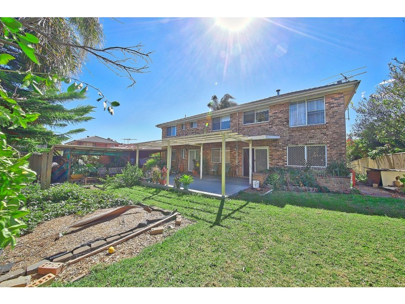 4 Kooyong Street, St Johns Park NSW 2176