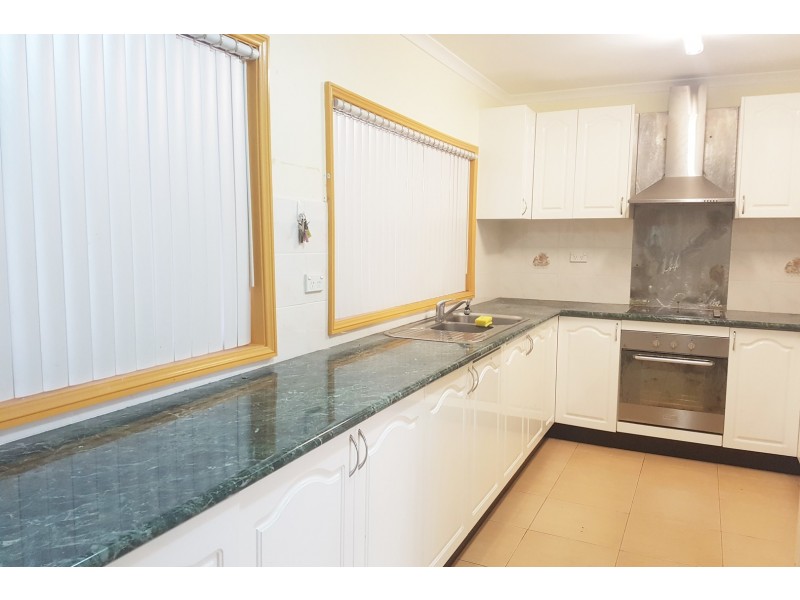 23 Dampier Crescent, Fairfield West NSW 2165