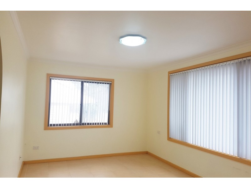 23 Dampier Crescent, Fairfield West NSW 2165