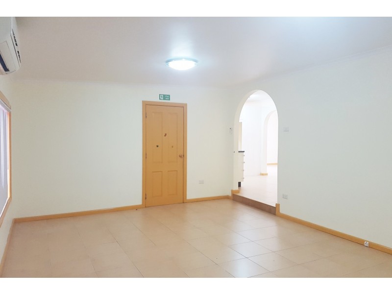 23 Dampier Crescent, Fairfield West NSW 2165