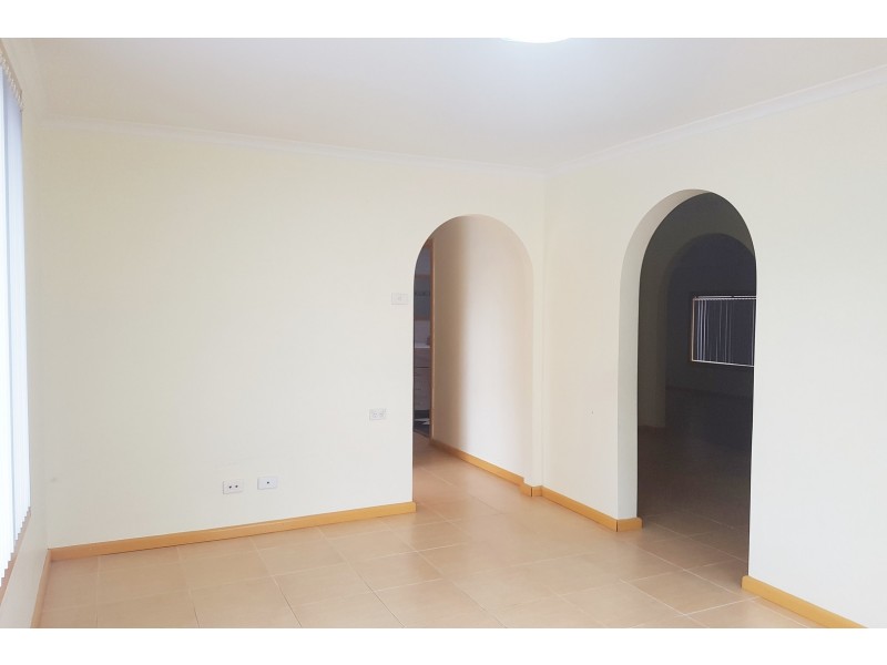 23 Dampier Crescent, Fairfield West NSW 2165