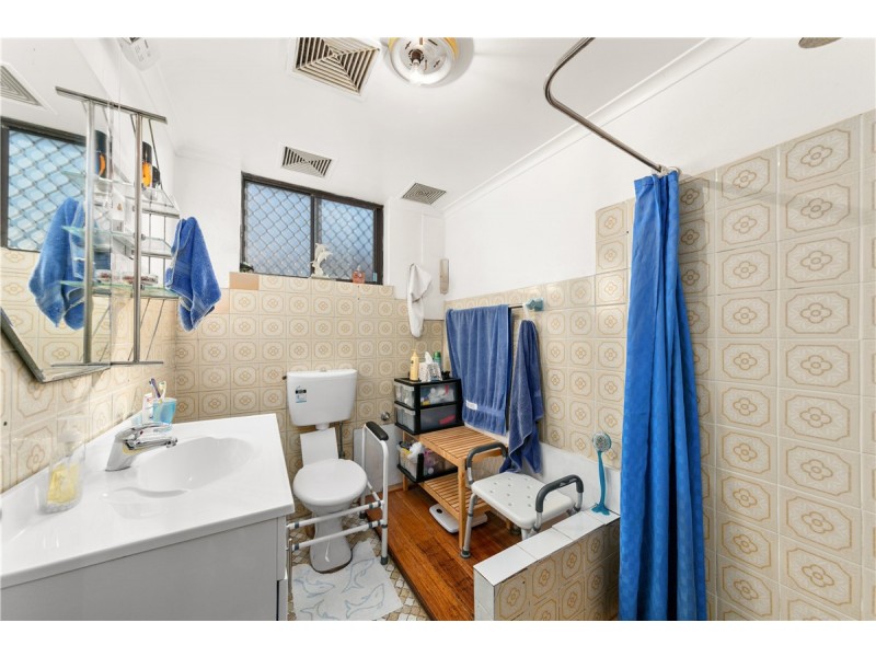 2/11 Carboni Street, Liverpool NSW 2170