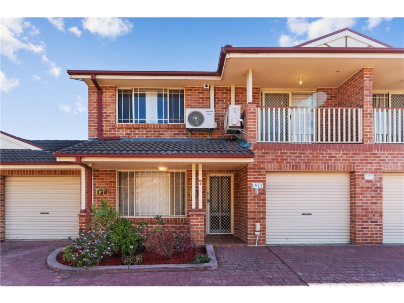 7/5 Corella Road, Green Valley NSW 2168